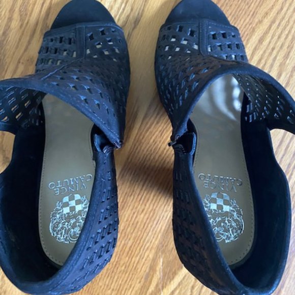 Vince Camuto Korlettan Booties - Picture 12 of 15